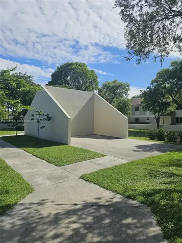 109 Gardens Drive Pompano Beach FL 33069