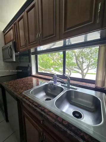 16909 N Bay Road Sunny Isles Beach FL 33160