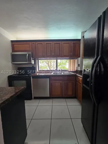 16909 N Bay Road Sunny Isles Beach FL 33160