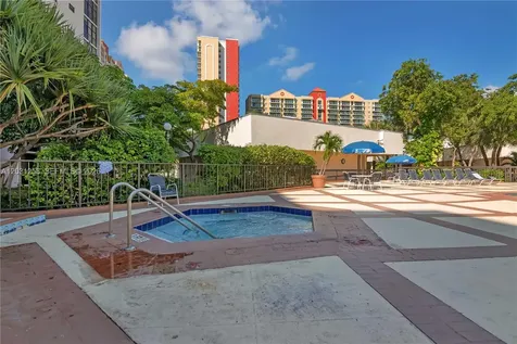 16909 N Bay Road Sunny Isles Beach FL 33160