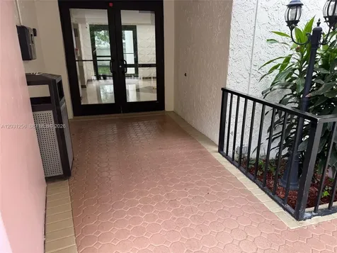 16909 N Bay Road Sunny Isles Beach FL 33160