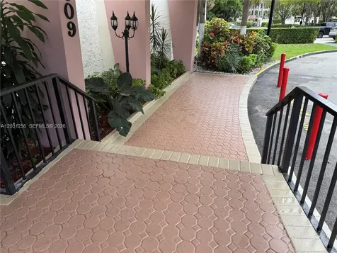 16909 N Bay Road Sunny Isles Beach FL 33160