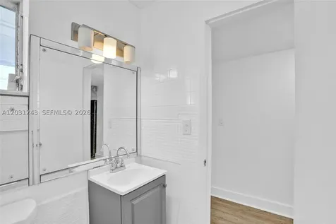 1400 NE 191st Street Miami FL 33179