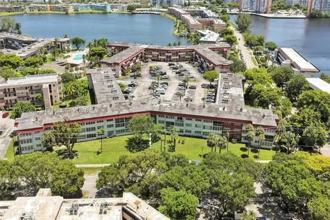 1400 NE 191st Street Miami FL 33179