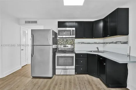 1400 NE 191st Street Miami FL 33179