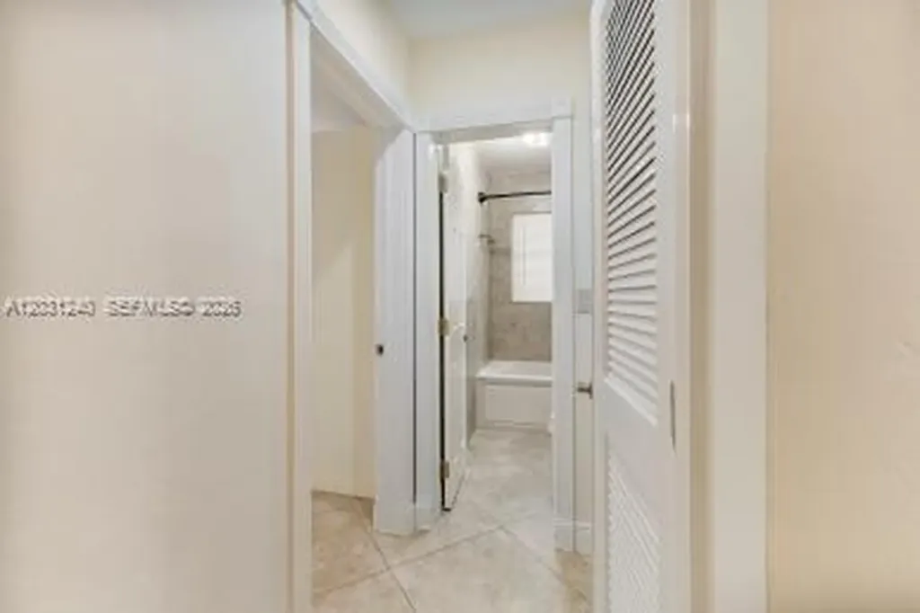 2016 NE 14th Court Fort Lauderdale FL 33304