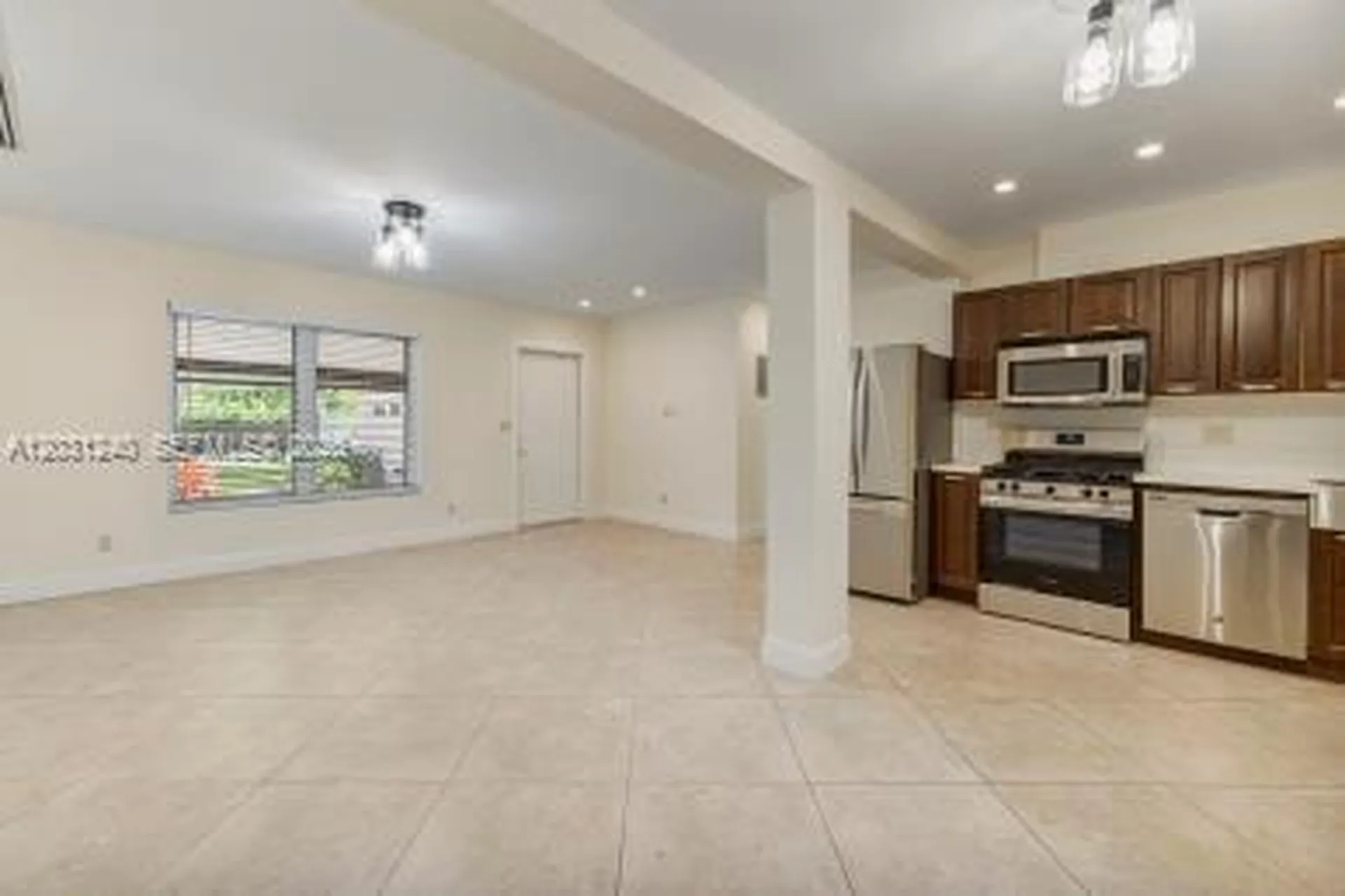 2016 NE 14th Court Fort Lauderdale FL 33304