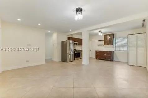 2016 NE 14th Court Fort Lauderdale FL 33304