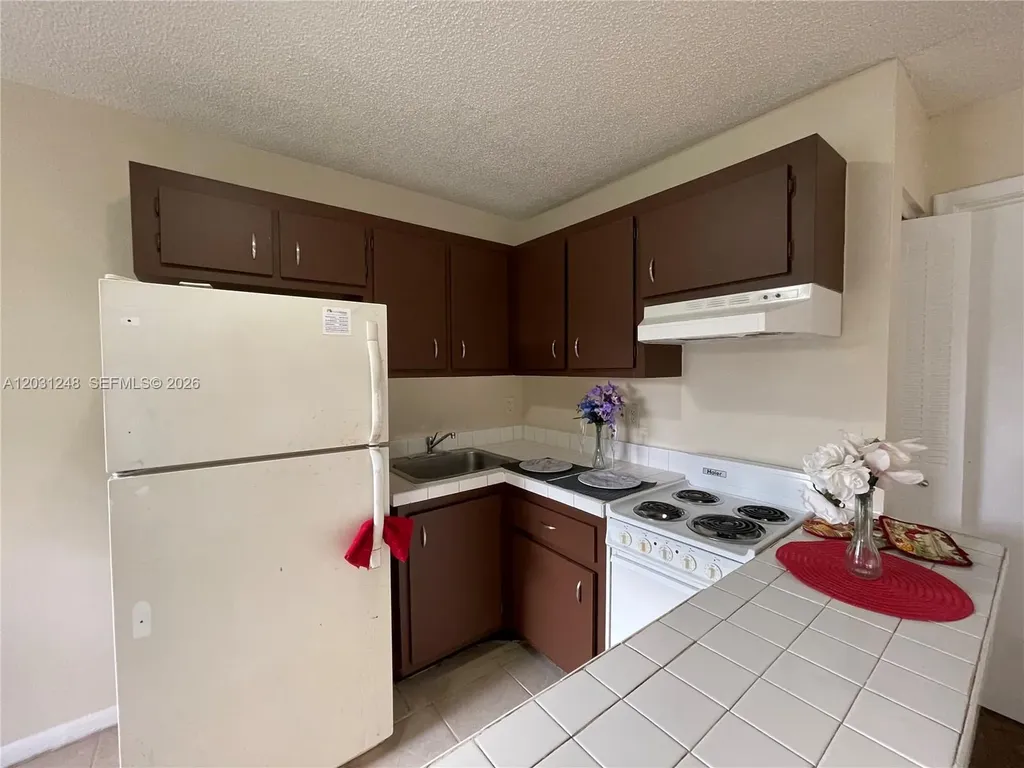 5192 NE 6th Avenue Oakland Park FL 33334
