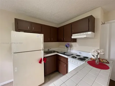 5192 NE 6th Avenue Oakland Park FL 33334