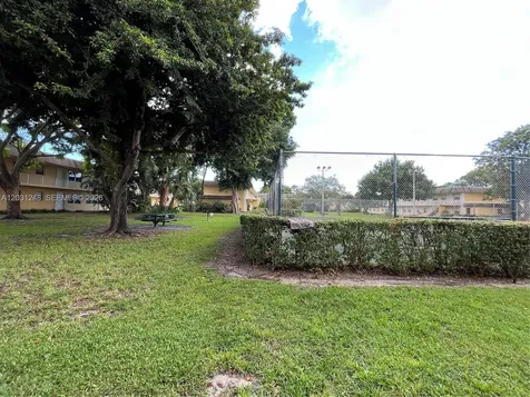 5192 NE 6th Avenue Oakland Park FL 33334