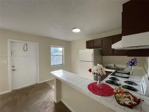 5192 NE 6th Avenue Oakland Park FL 33334