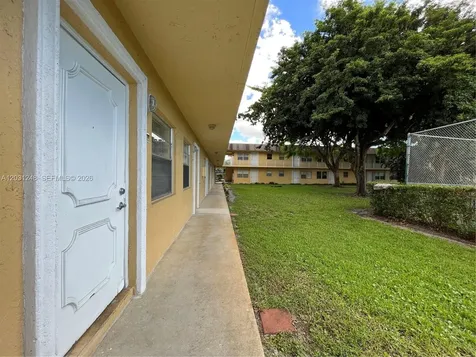 5192 NE 6th Avenue Oakland Park FL 33334