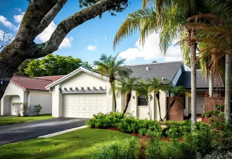 2182 Montpeliar Weston FL 33326