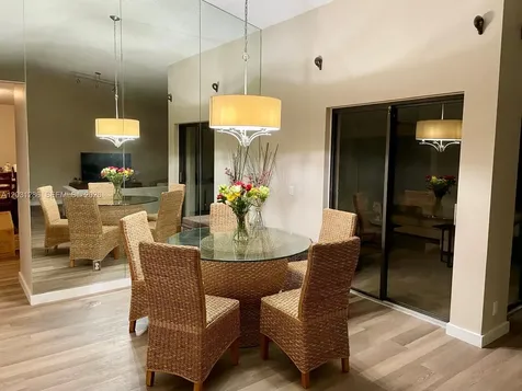2182 Montpeliar Weston FL 33326