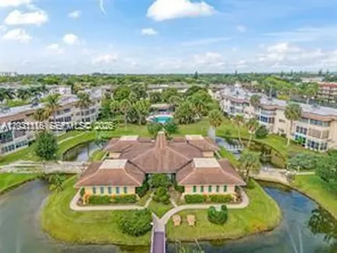 5021 W Oakland Park Boulevard Lauderdale Lakes FL 33313