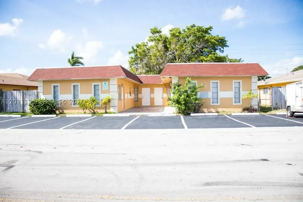 4041 NW 30th Terrace Lauderdale Lakes FL 33309