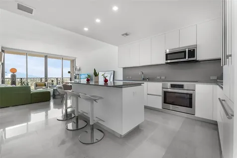 88 SW 7th Street Miami FL 33130