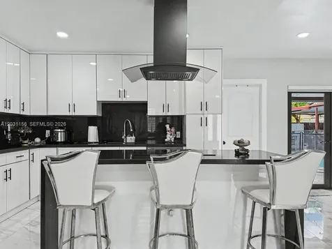 4265 W 8th Avenue Hialeah FL 33012