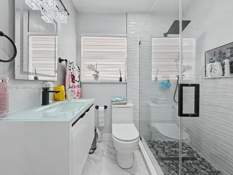4265 W 8th Avenue Hialeah FL 33012
