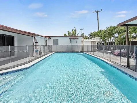 4265 W 8th Avenue Hialeah FL 33012