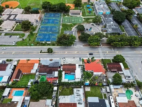 4265 W 8th Avenue Hialeah FL 33012