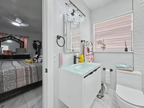 4265 W 8th Avenue Hialeah FL 33012