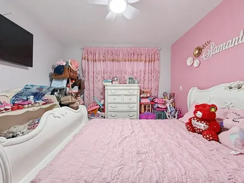 4265 W 8th Avenue Hialeah FL 33012