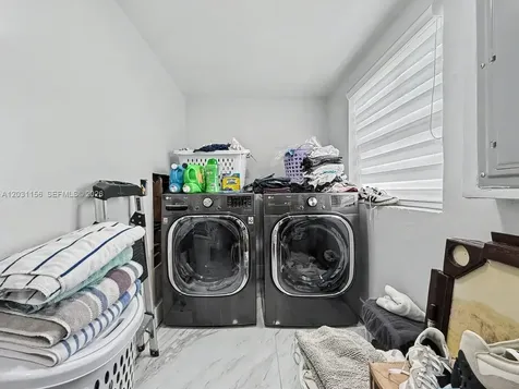 4265 W 8th Avenue Hialeah FL 33012