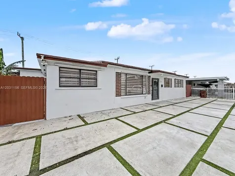 4265 W 8th Avenue Hialeah FL 33012