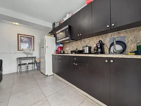 4265 W 8th Avenue Hialeah FL 33012