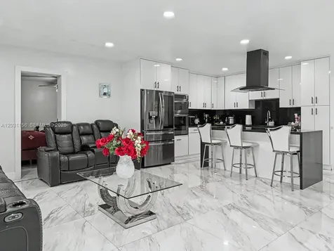 4265 W 8th Avenue Hialeah FL 33012