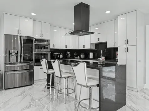 4265 W 8th Avenue Hialeah FL 33012