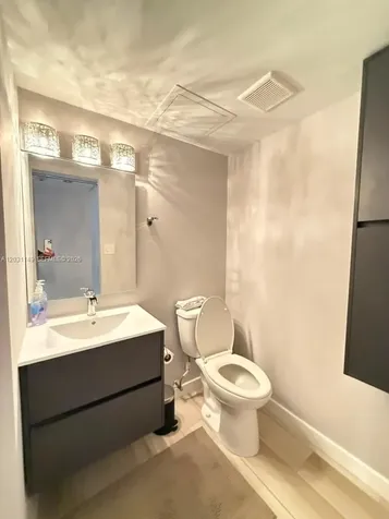 100 Bayview Drive Sunny Isles Beach FL 33160