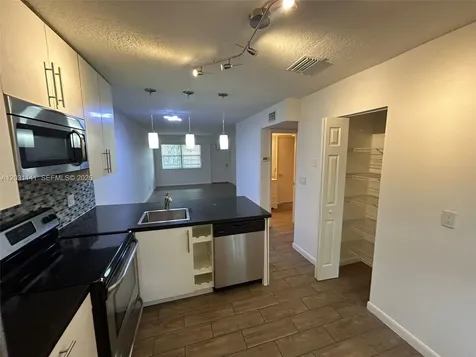 3777 NW 78th Avenue Davie FL 33024