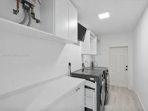 4901 Grant Street Hollywood FL 33021
