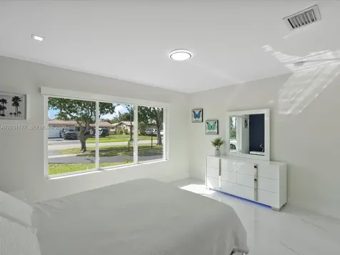 4901 Grant Street Hollywood FL 33021