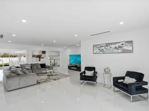 4901 Grant Street Hollywood FL 33021