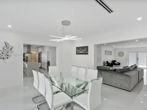 4901 Grant Street Hollywood FL 33021
