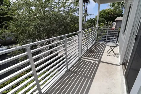 609 NE 28th Street Wilton Manors FL 33334