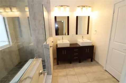 609 NE 28th Street Wilton Manors FL 33334