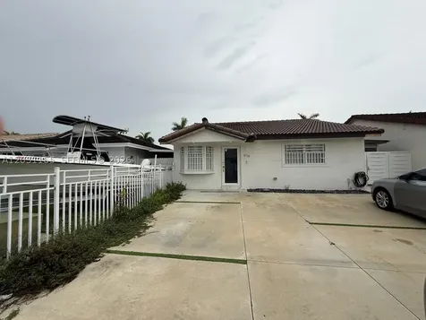8738 NW 116 Terrace Hialeah Gardens FL 33018