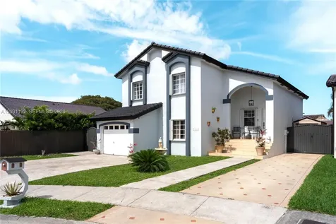 1084 SW 142nd Place Miami FL 33184