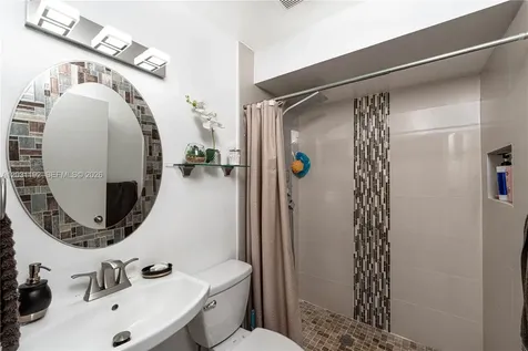 1084 SW 142nd Place Miami FL 33184