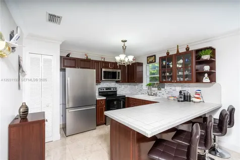 1084 SW 142nd Place Miami FL 33184