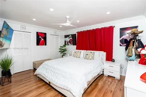1084 SW 142nd Place Miami FL 33184