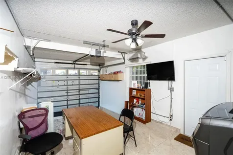 1084 SW 142nd Place Miami FL 33184