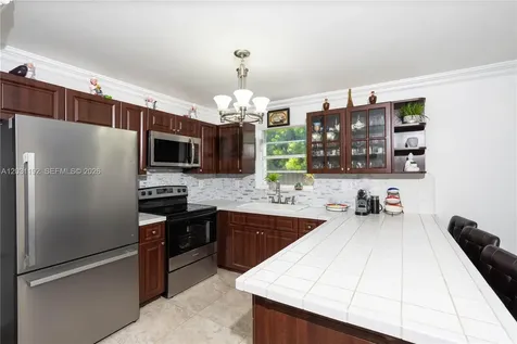 1084 SW 142nd Place Miami FL 33184