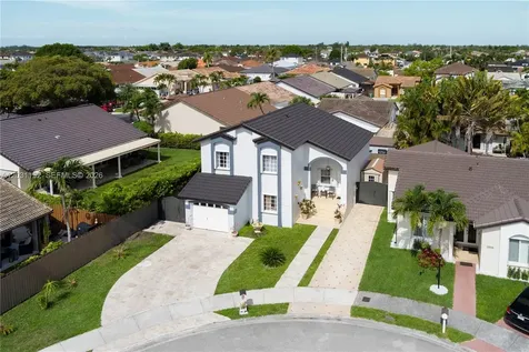 1084 SW 142nd Place Miami FL 33184