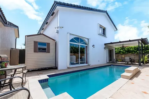 1084 SW 142nd Place Miami FL 33184
